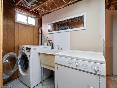 28 Cypress Street, St. Catharines, ON - Indoor Photo Showing Laundry Room