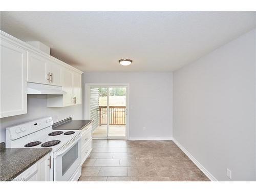 34 Bruce Street, Welland, ON - Indoor Photo Showing Kitchen