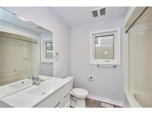 34 Bruce Street, Welland, ON - Indoor Photo Showing Bathroom