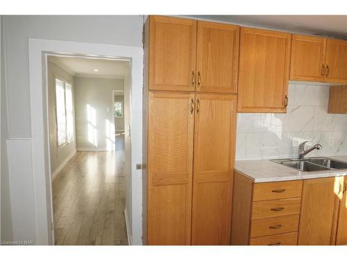 25 Lillian Street, Fort Erie, ON - Indoor Photo Showing Kitchen With Double Sink