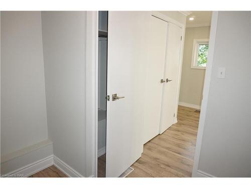 25 Lillian Street, Fort Erie, ON - Indoor Photo Showing Other Room