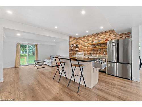 59 Permilla Street, St. Catharines, ON - Indoor Photo Showing Kitchen