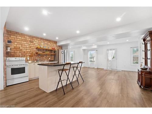 59 Permilla Street, St. Catharines, ON - Indoor Photo Showing Kitchen