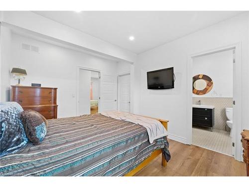 59 Permilla Street, St. Catharines, ON - Indoor Photo Showing Bedroom