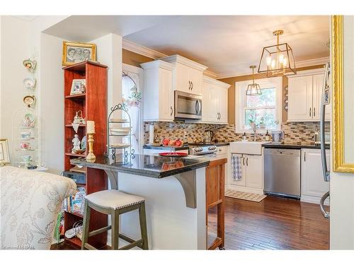 12 Cameron Road, St. Catharines, ON - Indoor Photo Showing Kitchen