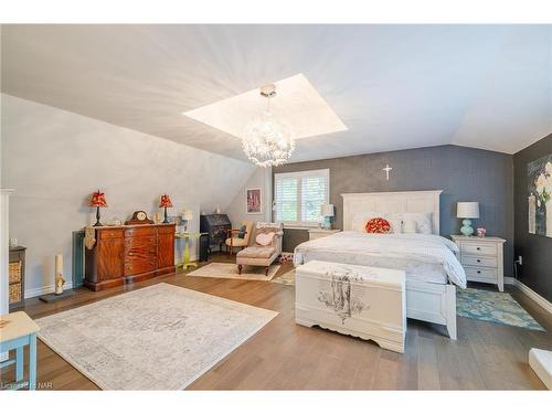 12 Cameron Road, St. Catharines, ON - Indoor Photo Showing Bedroom