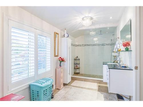 12 Cameron Road, St. Catharines, ON - Indoor Photo Showing Bathroom