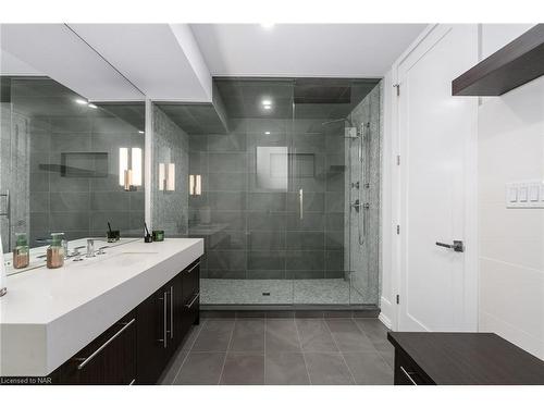 11 Woodbourne Court, Niagara-On-The-Lake, ON - Indoor Photo Showing Bathroom