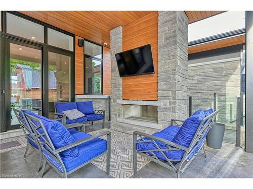 11 Woodbourne Court, Niagara-On-The-Lake, ON - Outdoor With Deck Patio Veranda With Exterior