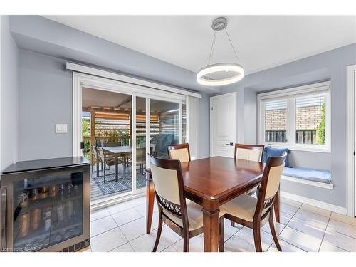 5743 Jake Crescent, Niagara Falls, ON - Indoor Photo Showing Dining Room