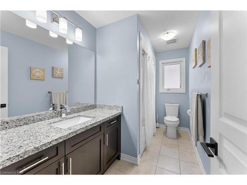 5743 Jake Crescent, Niagara Falls, ON - Indoor Photo Showing Bathroom