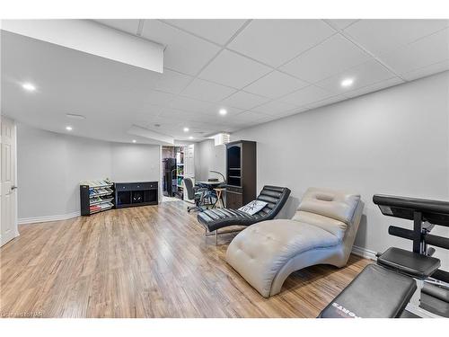 5743 Jake Crescent, Niagara Falls, ON - Indoor