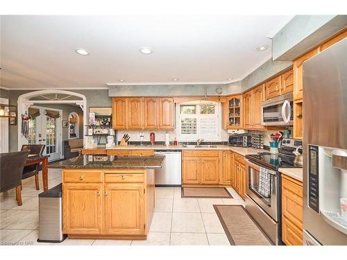 6061 Mountaingate Drive, Niagara Falls, ON - Indoor Photo Showing Kitchen With Stainless Steel Kitchen