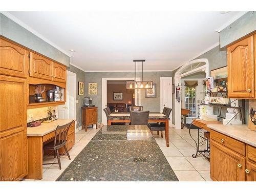 6061 Mountaingate Drive, Niagara Falls, ON - Indoor Photo Showing Kitchen