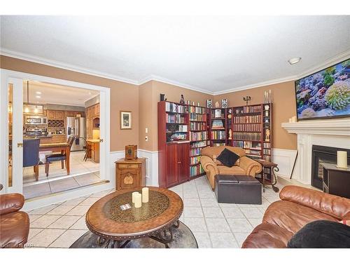 6061 Mountaingate Drive, Niagara Falls, ON - Indoor Photo Showing Living Room With Fireplace