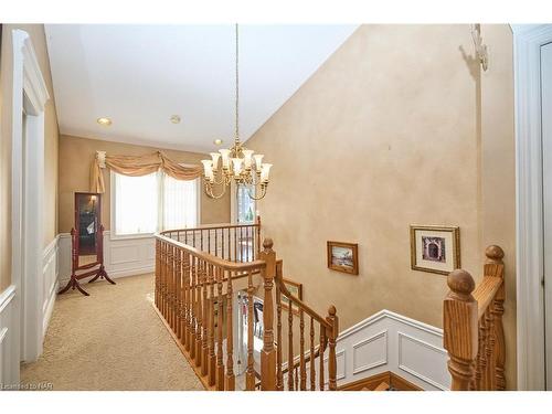 6061 Mountaingate Drive, Niagara Falls, ON - Indoor Photo Showing Other Room