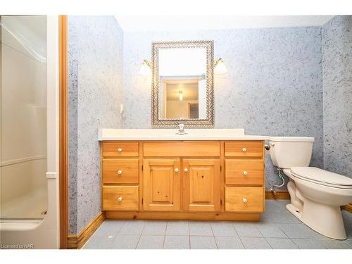 6061 Mountaingate Drive, Niagara Falls, ON - Indoor Photo Showing Bathroom