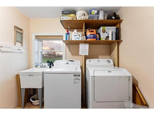 4872 Regional Road 20 Road, West Lincoln, ON - Indoor Photo Showing Laundry Room