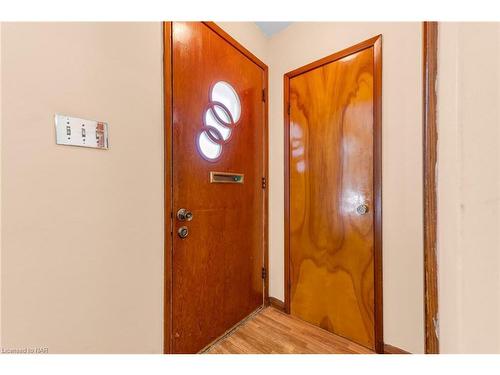 209 Fernwood Crescent, Hamilton, ON - Indoor Photo Showing Other Room