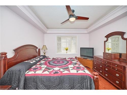 138 Loretta Drive, Niagara-On-The-Lake, ON - Indoor Photo Showing Bedroom