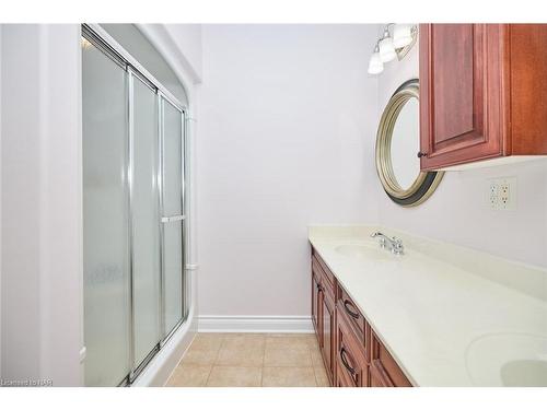 138 Loretta Drive, Niagara-On-The-Lake, ON - Indoor Photo Showing Bathroom