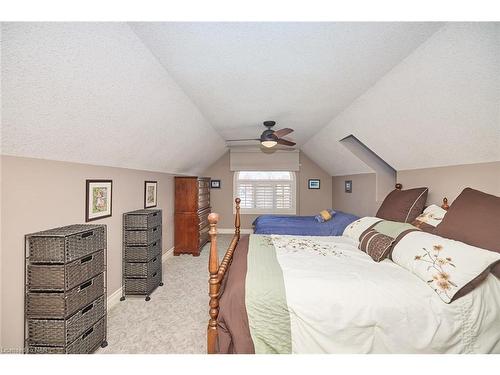 138 Loretta Drive, Niagara-On-The-Lake, ON - Indoor Photo Showing Bedroom