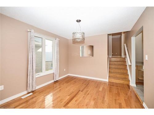 110 Strada Boulevard, St. Catharines, ON - Indoor Photo Showing Other Room