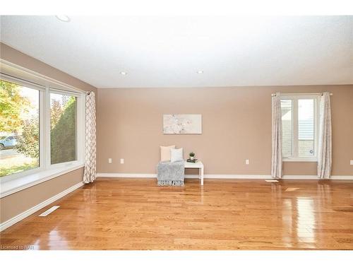 110 Strada Boulevard, St. Catharines, ON - Indoor Photo Showing Other Room