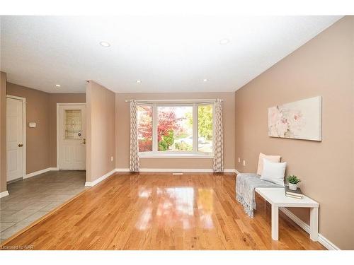 110 Strada Boulevard, St. Catharines, ON - Indoor Photo Showing Other Room