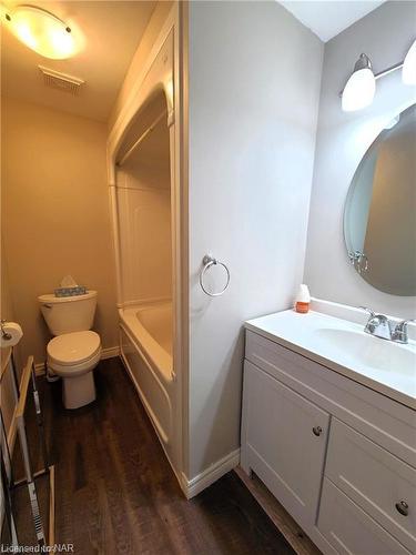 47-77 Linwell Road, St. Catharines, ON - Indoor Photo Showing Bathroom