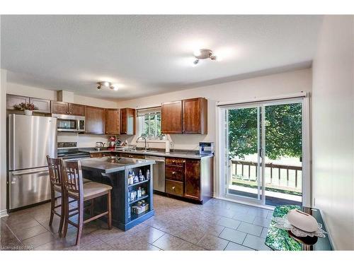 23 Hatter Avenue, Welland, ON - Indoor Photo Showing Kitchen With Stainless Steel Kitchen