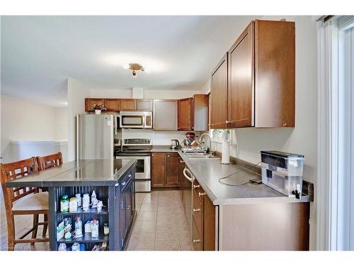 23 Hatter Avenue, Welland, ON - Indoor Photo Showing Kitchen With Stainless Steel Kitchen