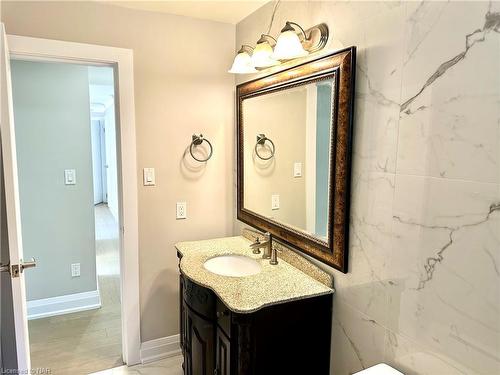 6-286 Vine Street, St. Catharines, ON - Indoor Photo Showing Bathroom