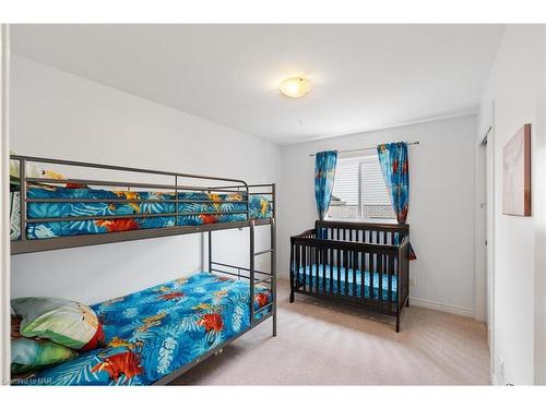 16 Shaver Road, St. Catharines, ON - Indoor Photo Showing Bedroom