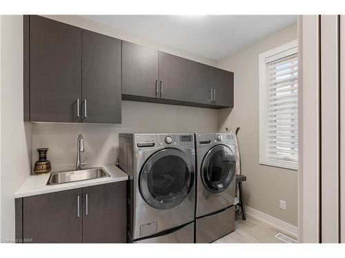 18-30 Power Glen, St. Catharines, ON - Indoor Photo Showing Laundry Room