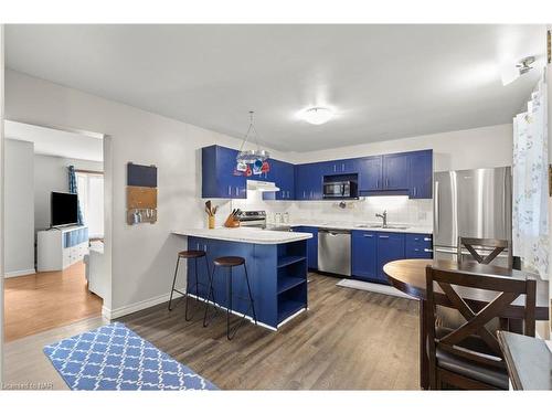 326 Bowen Road, Fort Erie, ON - Indoor Photo Showing Kitchen With Stainless Steel Kitchen