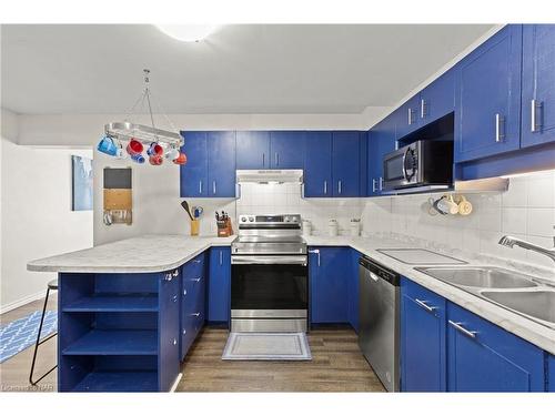 326 Bowen Road, Fort Erie, ON - Indoor Photo Showing Kitchen With Stainless Steel Kitchen With Double Sink