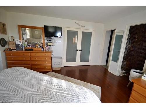 56 Barbican Trail, St. Catharines, ON - Indoor Photo Showing Bedroom