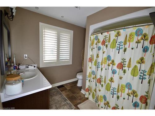 56 Barbican Trail, St. Catharines, ON - Indoor Photo Showing Bathroom