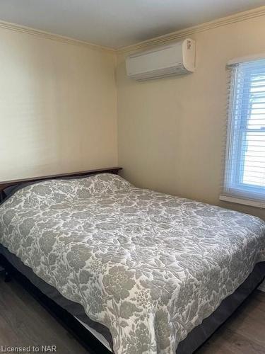 350 Ashwood Avenue, Crystal Beach, ON - Indoor Photo Showing Bedroom