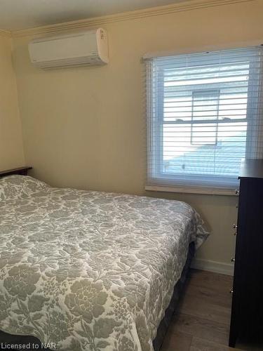 350 Ashwood Avenue, Crystal Beach, ON - Indoor Photo Showing Bedroom