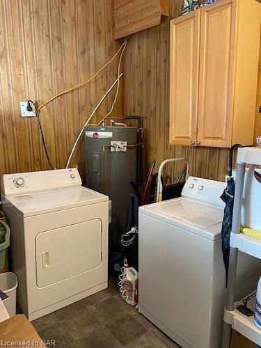 350 Ashwood Avenue, Crystal Beach, ON - Indoor Photo Showing Laundry Room