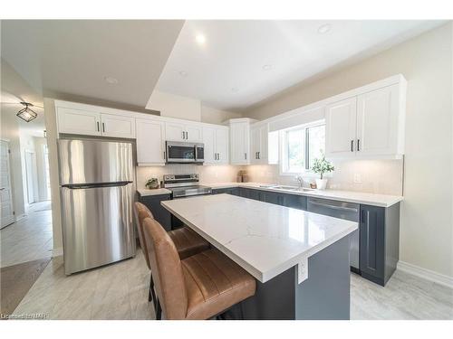 A-427 Vine Street, St. Catharines, ON - Indoor Photo Showing Kitchen With Stainless Steel Kitchen With Upgraded Kitchen