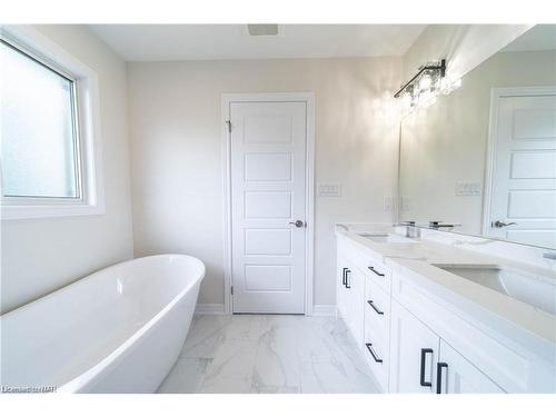 A-427 Vine Street, St. Catharines, ON - Indoor Photo Showing Bathroom