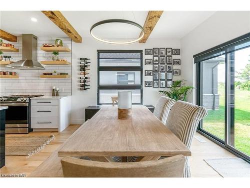 1007 Clare Avenue, Fonthill, ON - Indoor Photo Showing Dining Room