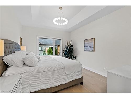 75-154 Port Robinson Road, Fonthill, ON - Indoor Photo Showing Bedroom