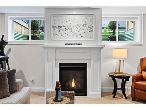 75-154 Port Robinson Road, Fonthill, ON - Indoor Photo Showing Living Room With Fireplace