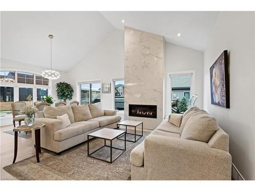 75-154 Port Robinson Road, Fonthill, ON - Indoor Photo Showing Living Room With Fireplace