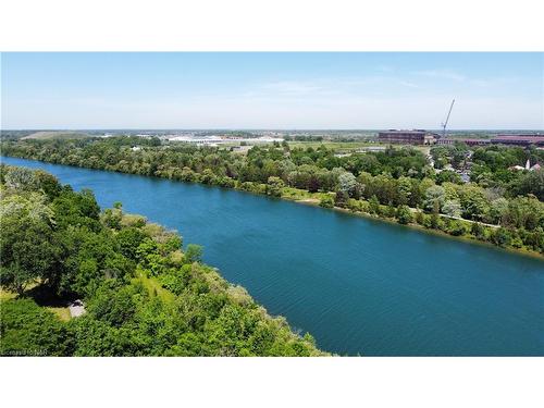 7 Miranda Court, Welland, ON - Outdoor With Body Of Water With View