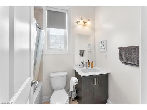 72 Cannery Drive, St. Davids, ON - Indoor Photo Showing Bathroom